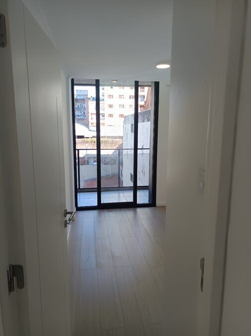 ALQUILER – un dormitorio a estrenar frente a la UNER