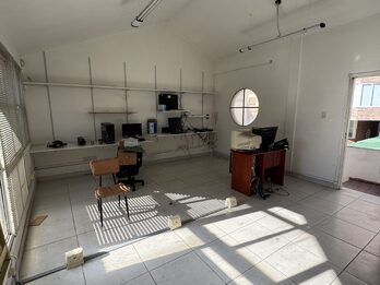OFICINA EN ALQUILER – EXCELENTE UBICACIÓN COMERCIAL