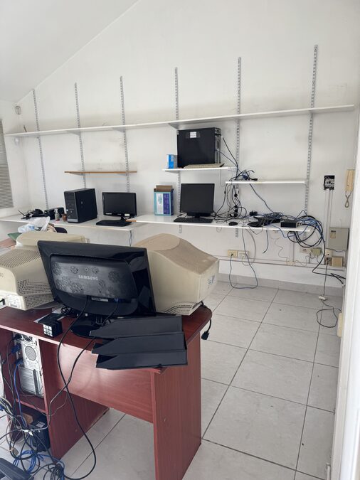 OFICINA EN ALQUILER – EXCELENTE UBICACIÓN COMERCIAL