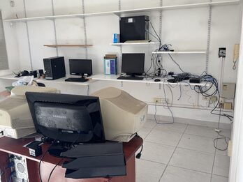 OFICINA EN ALQUILER – EXCELENTE UBICACIÓN COMERCIAL