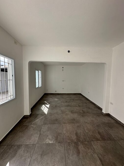 Casa Dos Dormitorios / Juan Garrigo 952