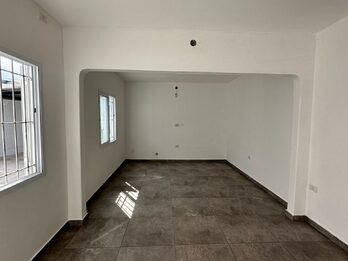Casa Dos Dormitorios / Juan Garrigo 952