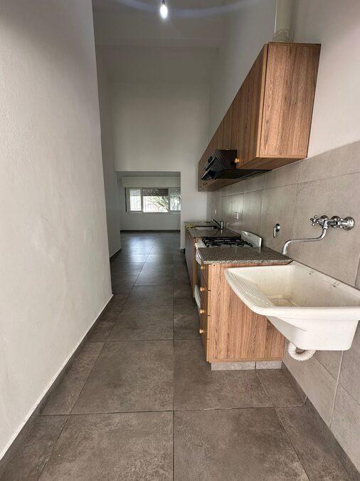Casa Dos Dormitorios / Juan Garrigo 952