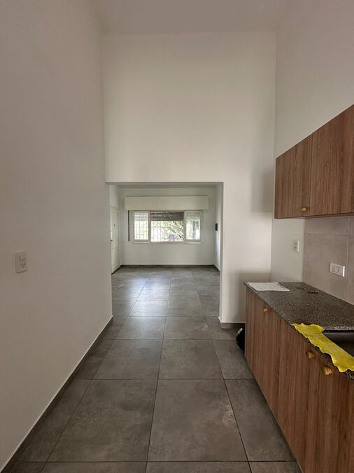 Casa Dos Dormitorios / Juan Garrigo 952
