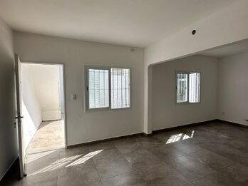 Casa Dos Dormitorios / Juan Garrigo 952