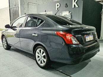 Nissan Versa pure drive 2017