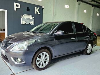 Nissan Versa pure drive 2017