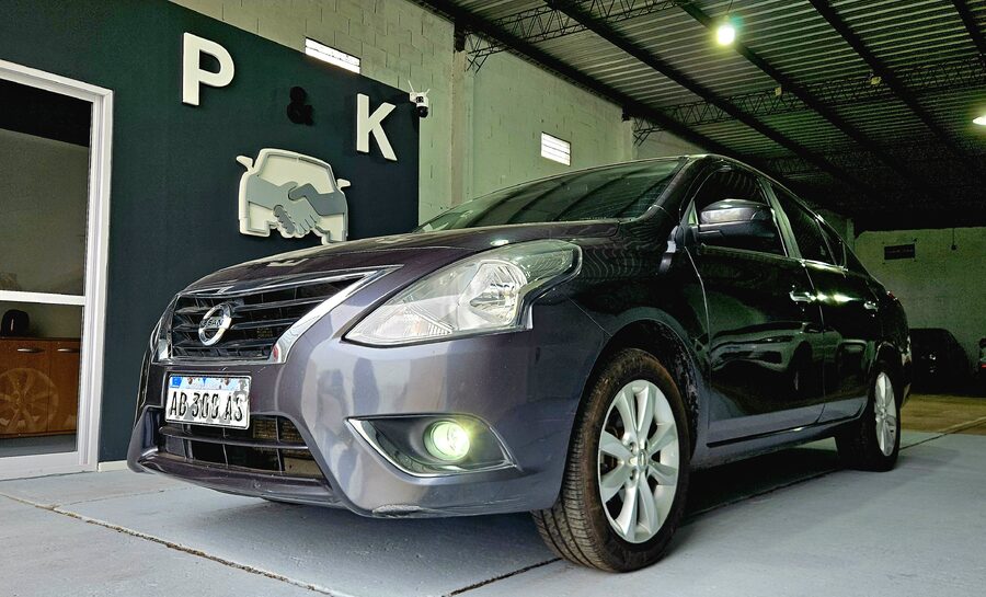 Nissan Versa pure drive 2017