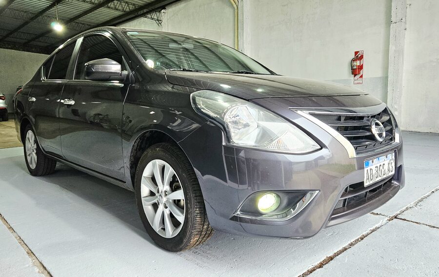 Nissan Versa pure drive 2017