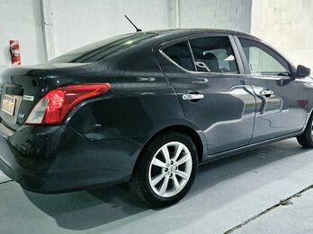 Nissan Versa pure drive 2017