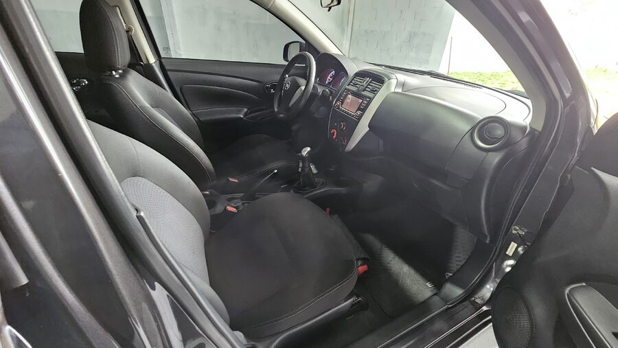 Nissan Versa pure drive 2017