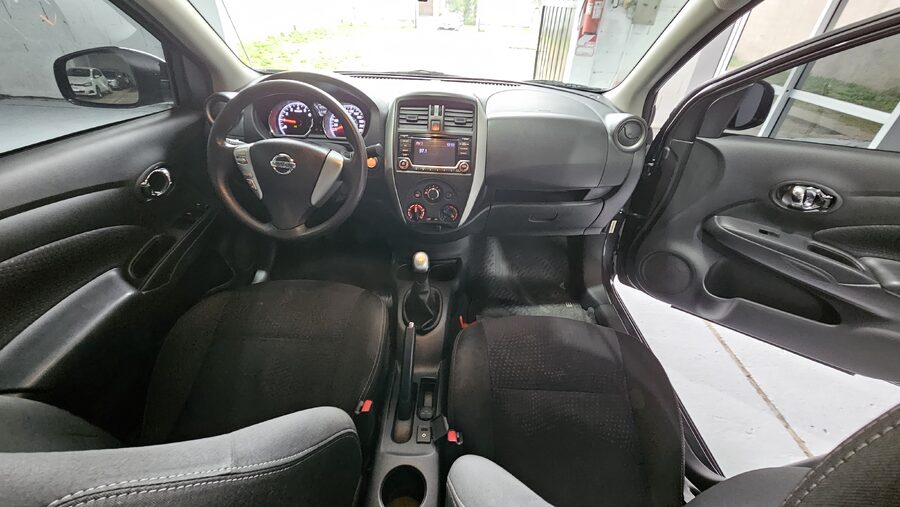 Nissan Versa pure drive 2017