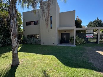Casa de tres dormitorios | Daniel Verdier esq. Julián Obaid