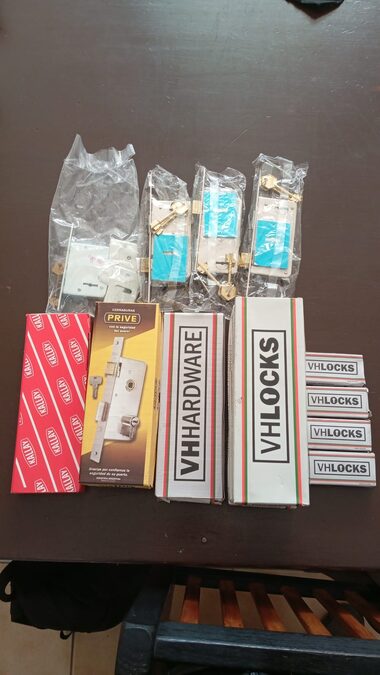 Vendo cerraduras para precio individual mandar por privado