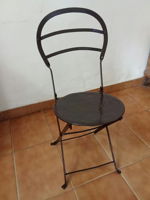 Vendo sillas de fierro en muy buen estado