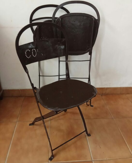 Vendo sillas de fierro en muy buen estado