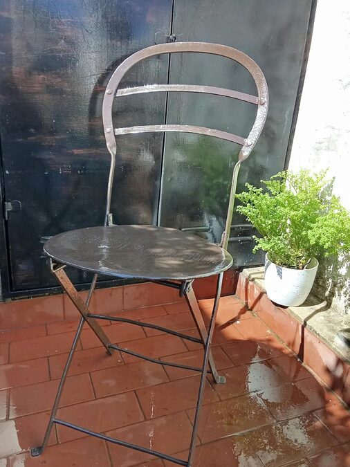 Vendo sillas de fierro en muy buen estado