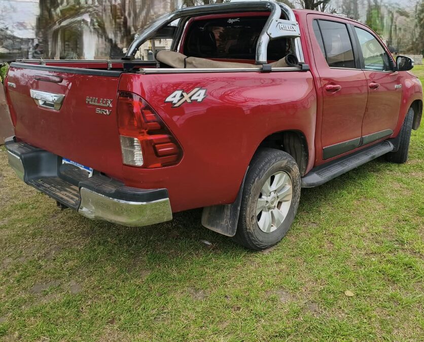 TOYOTA HILUX 2.8 TDI SRV 4x4 AT