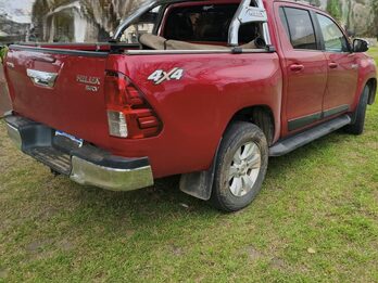 TOYOTA HILUX 2.8 TDI SRV 4x4 AT