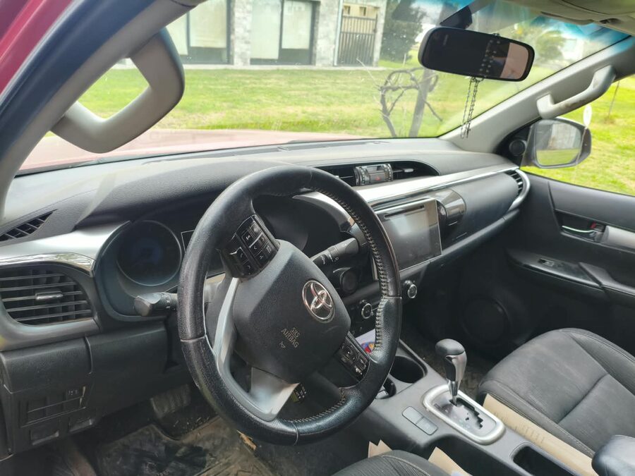 TOYOTA HILUX 2.8 TDI SRV 4x4 AT