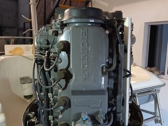 Quicksilver  1700  con Honda 130 HP