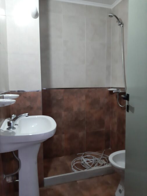 Alquilamos MONOAMBIENTE Calle Derqui 773