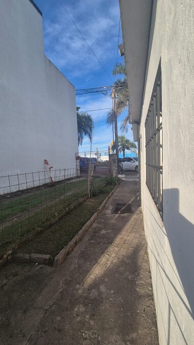VENTA DE CASA | Sobre Avenida Intendente del Castillo