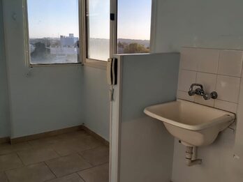 SE VENDE / ALQUILA SEMIPISO + COCHERA , ZONA CENTRO !!!!