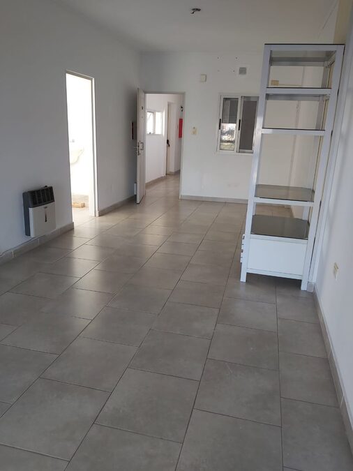 SE VENDE / ALQUILA SEMIPISO + COCHERA , ZONA CENTRO !!!!
