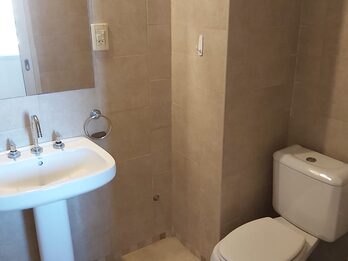 SE VENDE / ALQUILA SEMIPISO + COCHERA , ZONA CENTRO !!!!