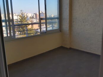 SE VENDE / ALQUILA SEMIPISO + COCHERA , ZONA CENTRO !!!!