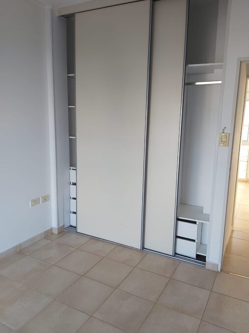 SE VENDE / ALQUILA SEMIPISO + COCHERA , ZONA CENTRO !!!!