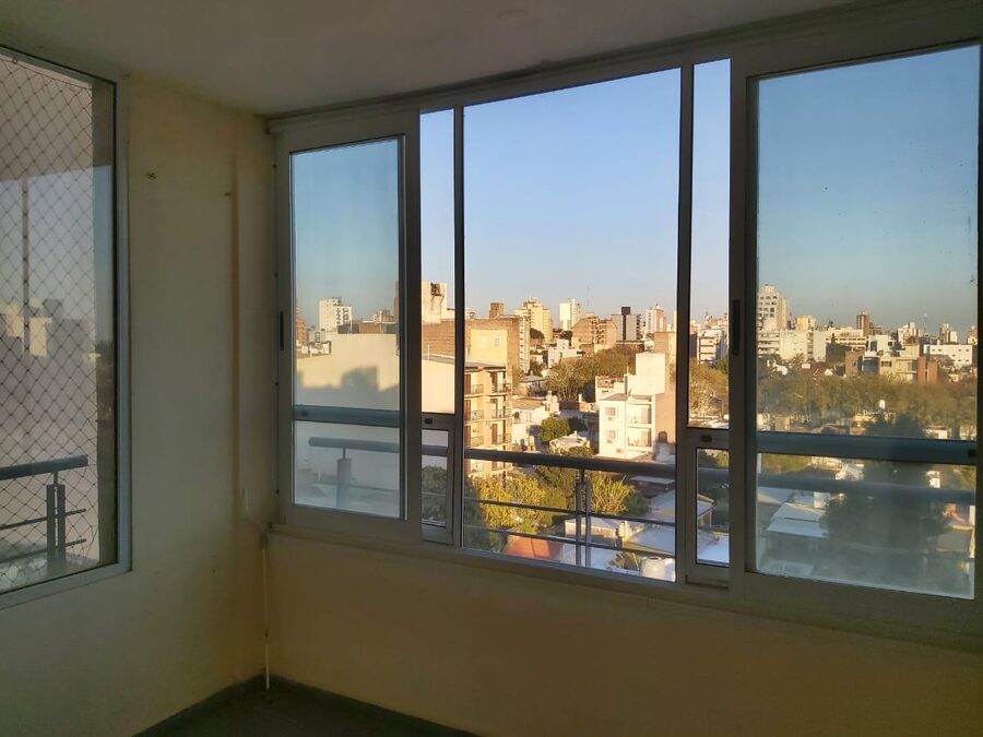 SE VENDE / ALQUILA SEMIPISO + COCHERA , ZONA CENTRO !!!!