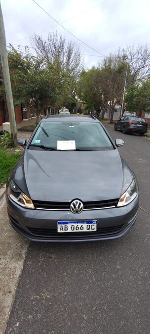 VW Golf Variant 1.4 t DSG Bluemotion. el mas full.