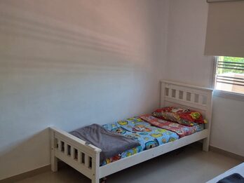 alquilo casa amoblada