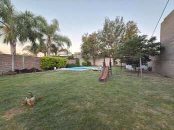 Zona La Toma, Blas Parera y Los Robles- Casa en Venta