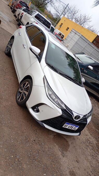 Toyota Yaris S 2022 caja automática