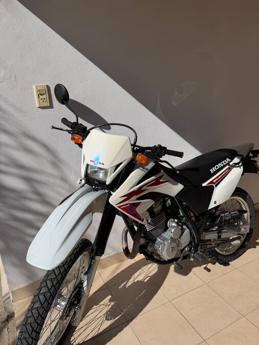 Vendo o Permuto Honda Tornado 250