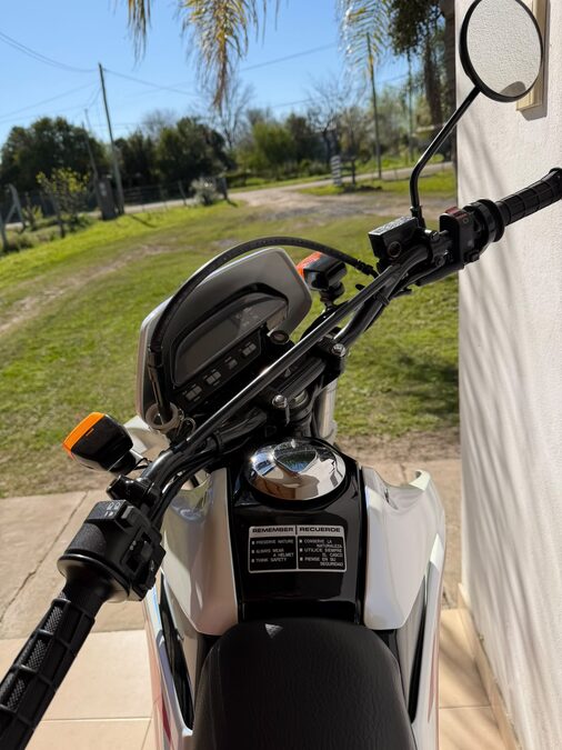 Vendo o Permuto Honda Tornado 250