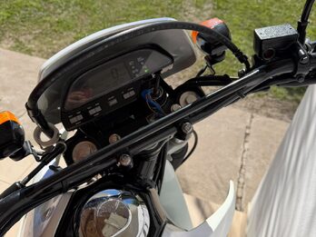 Vendo o Permuto Honda Tornado 250