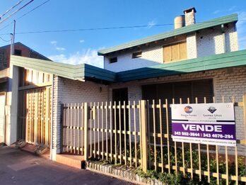 VENDEMOS: Casa a  mejorar calle Guatemala 746