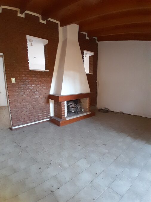 VENDEMOS: Casa a  mejorar calle Guatemala 746