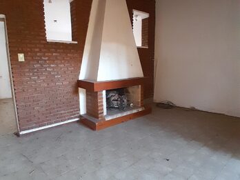 VENDEMOS: Casa a  mejorar calle Guatemala 746