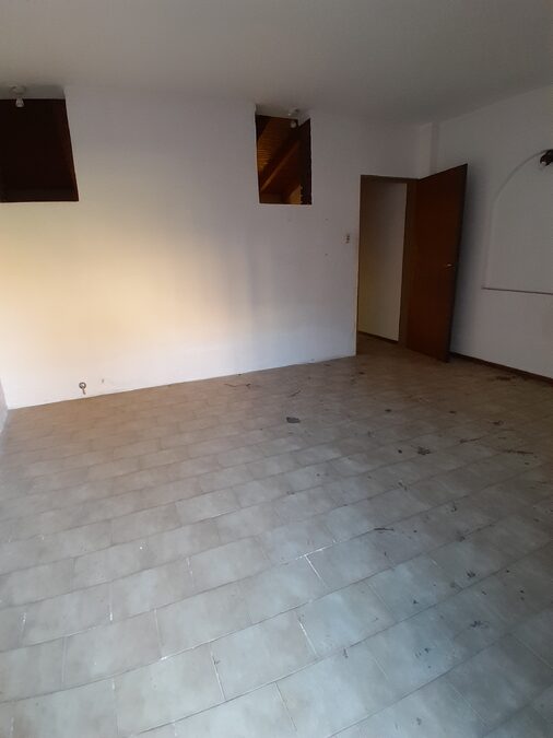 VENDEMOS: Casa a  mejorar calle Guatemala 746