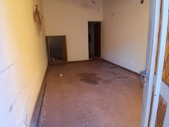 VENDEMOS: Casa a  mejorar calle Guatemala 746