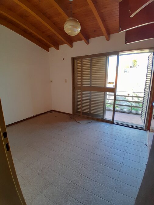 VENDEMOS: Casa a  mejorar calle Guatemala 746