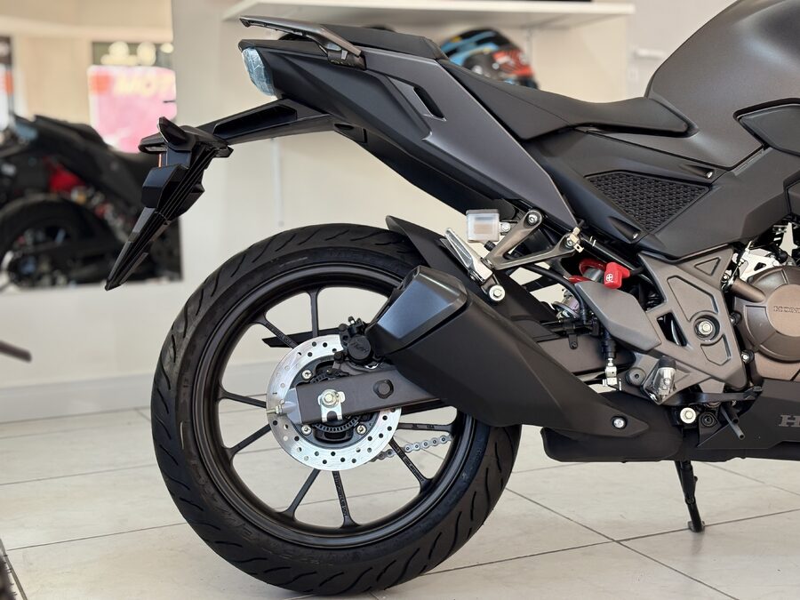 HONDA CB 300F