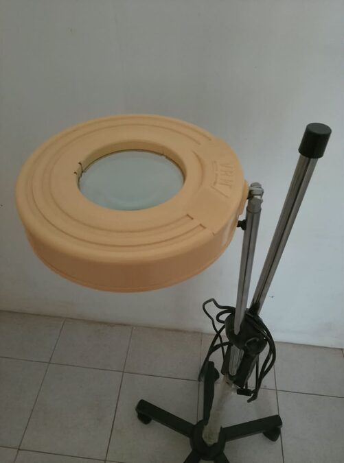 VENDO LUPA DE LUZ FRIA