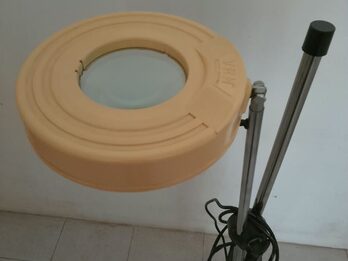 VENDO LUPA DE LUZ FRIA