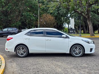 Toyota Corolla Seg Cvt 2015